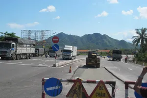 Quốc lộ 1 qua Khánh Hòa hư hỏng, chủ đầu tư thờ ơ