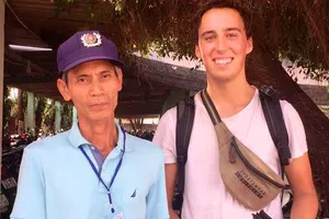 Nhân viên bảo vệ nhặt tài sản, nhờ con đăng Facebook trả lại