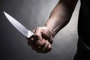 Đâm chết hàng xóm vì hát karaoke lớn tiếng