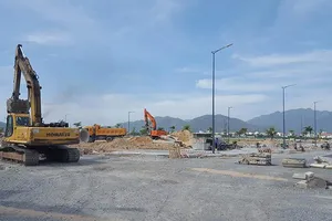 Đề nghị công an xử lý việc mua bán đất sân bay Nha Trang cũ