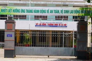 Một phó giám đốc sở xin chữa bệnh rồi vắng mặt nhiều tháng