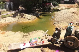 Điều tra vụ 2 cháu bé tử vong do rơi xuống hố công trình