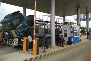 BOT quốc lộ 26 thất thủ ngay ngày đầu thu phí