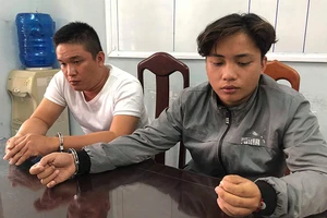 Mâu thuẫn trong lúc nhậu, 2 anh em ruột đâm chết 2 người