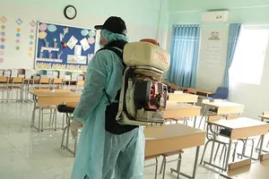 Mạo danh cán bộ y tế phun hóa chất phòng dịch COVID-19