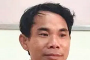 Bị can trốn truy nã 20 năm bị bắt trong vỏ bọc phụ xe 