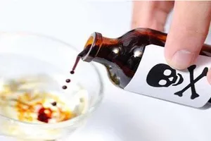 Bỏ thuốc đầu độc cả gia đình người tình