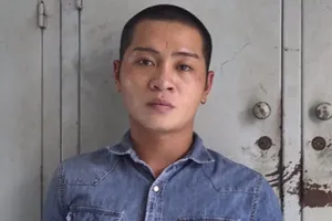 Dùng dao tấn công bảo vệ vì bị nhắc đeo khẩu trang