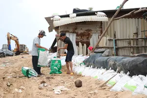 Phú Yên sơ tán hàng ngàn người đi tránh bão