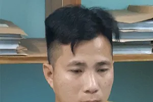 Chở 4 khẩu súng cùng 164 viên đạn đi giải quyết mâu thuẫn