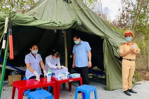 Cách ly 8 người ăn đám chạp mả với người dương tính SARS-CoV-2