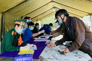 Xét nghiệm 16 nhân viên nhà hàng có ca mắc COVID-19 đến ăn