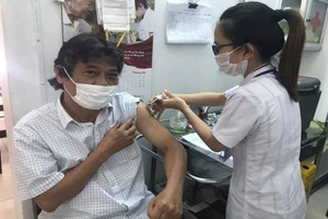 Khánh Hòa tạm dừng nhiều dịch vụ, cấm tập trung đông người