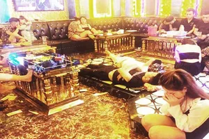 Hàng chục nam nữ phê ma túy trong quán karaoke giữa mùa dịch