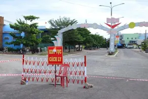 Tạm đình chỉ công tác bí thư, chủ tịch phường để lây lan dịch ra cộng đồng