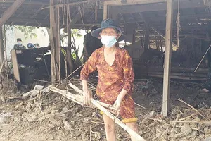 Tang thương làng nghèo sau lũ dữ ở Phú Yên 