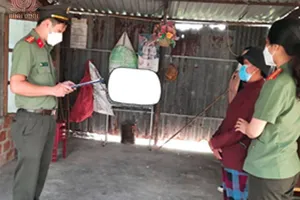 Khởi tố 4 người trong đường dây làm giả sổ đỏ