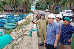 Phú Yên đưa hơn 5.600 người trên lồng bè vào bờ tránh bão 