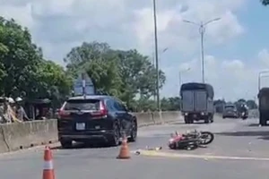 Xe tải cán chết người rồi bỏ chạy