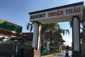 Nữ doanh nhân ‘bông hồng vàng’ ở Phú Yên bị tạm hoãn xuất cảnh