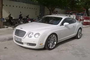 Truy tìm chủ sở hữu siêu xe Bentley xài biển số giả