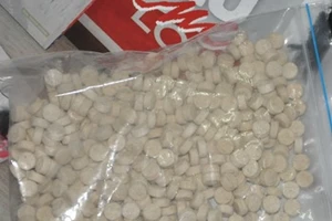 'Dựa hơi' chồng, 'bà trùm' buôn hàng trắng số lượng lớn