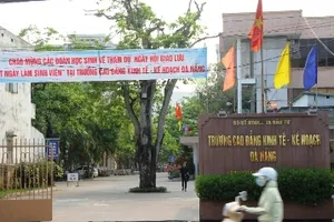 Tạm giữ 12 bằng tốt nghiệp để điều tra nghi án “mua điểm”