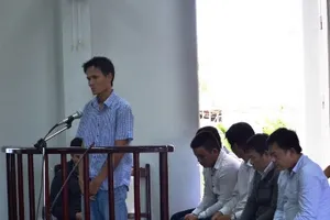 Giảm án cho 3 cán bộ quản lý thị trường vì thành khẩn nhận tội