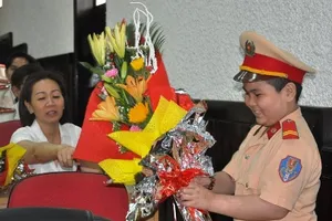 Cậu bé ung thư ở Đà Nẵng lần thứ 2 khoác áo CSGT
