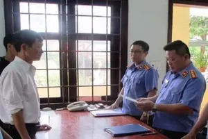 Bắt một thư ký tòa làm sai lệch hồ sơ vụ án
