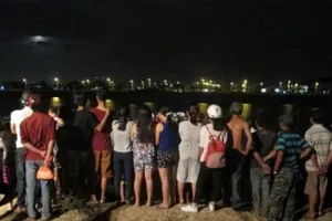 Rủ nhau xuống hồ tắm, hai trẻ chết đuối thương tâm