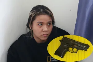 Cô gái thủ súng trong chung cư để mua bán ma túy