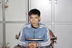 Nghi can dương tính với ma túy sát hại bạn ở quán bar rồi đi đầu thú