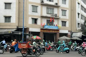 Đề nghị truy tố 4 thành viên ban quản trị cũ Chung cư Miếu Nổi 