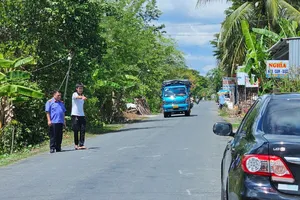 Vụ tai nạn giao thông khiến nữ sinh tử vong ở Vĩnh Long: Công an tỉnh mời mẹ nạn nhân lên làm việc