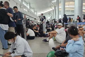 Sự cố đường truyền khu vực xuất cảnh gây ùn ứ tại sân bay Tân Sơn Nhất 