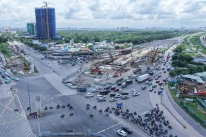 Sở Xây dựng TP.HCM phản hồi về hệ thống biển báo, vạch kẻ đường