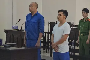 Cựu cán bộ đòi 500 triệu đồng để bỏ qua vụ đánh bạc