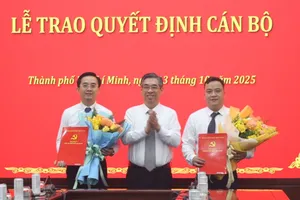 Bổ nhiệm 2 thư ký Bí thư Trung ương Đảng, Bí thư Thành ủy TP.HCM Trần Lưu Quang 