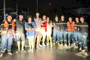 Đường sắt qua Khánh Hòa đã thông tuyến, giải cứu nhiều người nước ngoài mắc kẹt