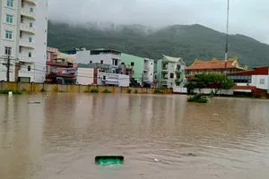 Khu dân cư phường Ghềnh Ráng bị ngập vào mùa mưa năm 2022. Ảnh: THU DỊU