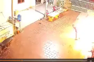 1 phụ nữ ở Bình Định bị 'chồng hờ' tưới xăng đốt