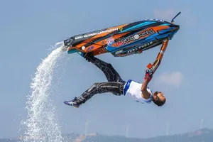 Vận động viên Ả rập khiếu nại kết quả tại giải đua mô tô nước thế giới ở Bình Định