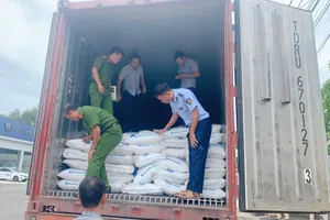 Quản lý thị trường Bình Định tạm giữ 30 tấn đường không rõ nguồn gốc