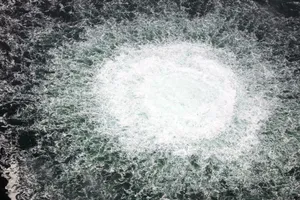 Rò rỉ tại đường ống Nord Stream 2. Ảnh: SPUTNIK