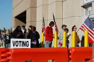 Người dân Mỹ đi bầu cử giữa kỳ. Ảnh: AFP