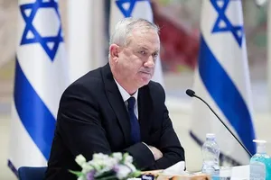 Bộ trưởng Quốc phòng Israel nói về khả năng tấn công các cơ sở hạt nhân của Iran