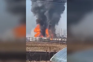 Nổ lớn tại nhà máy hóa chất ở thành phố Bàn Cẩm, tỉnh Liêu Ninh (Trung Quốc) ngày 15-1. Ảnh: TWITTER