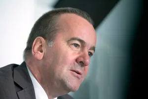 Tân Bộ trưởng Quốc phòng Đức - ông Vladimir Pistorius khi còn làm Bộ trưởng Nội vụ bang Lower Saxony ngày 18-11-2015. Ảnh: REUTERS