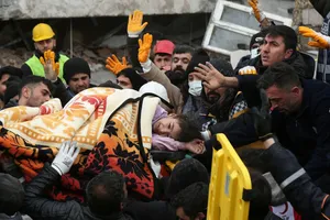 Động đất Thổ Nhĩ Kỳ-Syria: Thương vong không ngừng tăng, cứu hộ gặp khó vì thời tiết và quy mô thảm họa quá lớn